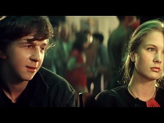 Курьер (1986) Фильм про советскую молодежь.